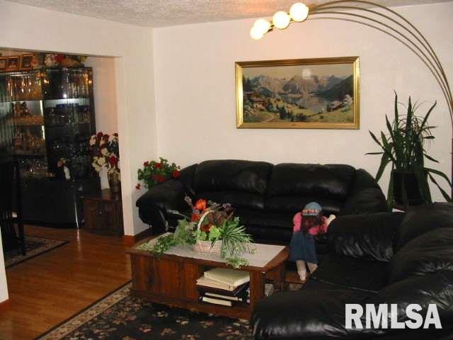 4222 Jersey Ridge Road Davenport, IA 52807 - Photo 4 of 8 Gallery Image 4