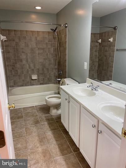 8776 Lords View Loop Gainesville, VA 20155 - Photo 12 of 23