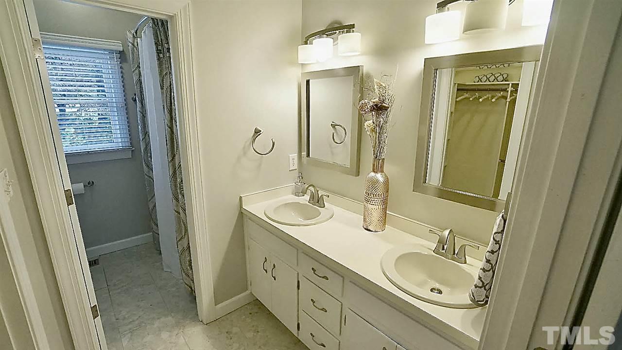 5916 Stable Court Raleigh, NC 27612 - Photo 6 of 30