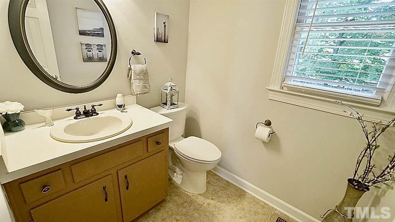5916 Stable Court Raleigh, NC 27612 - Photo 9 of 30