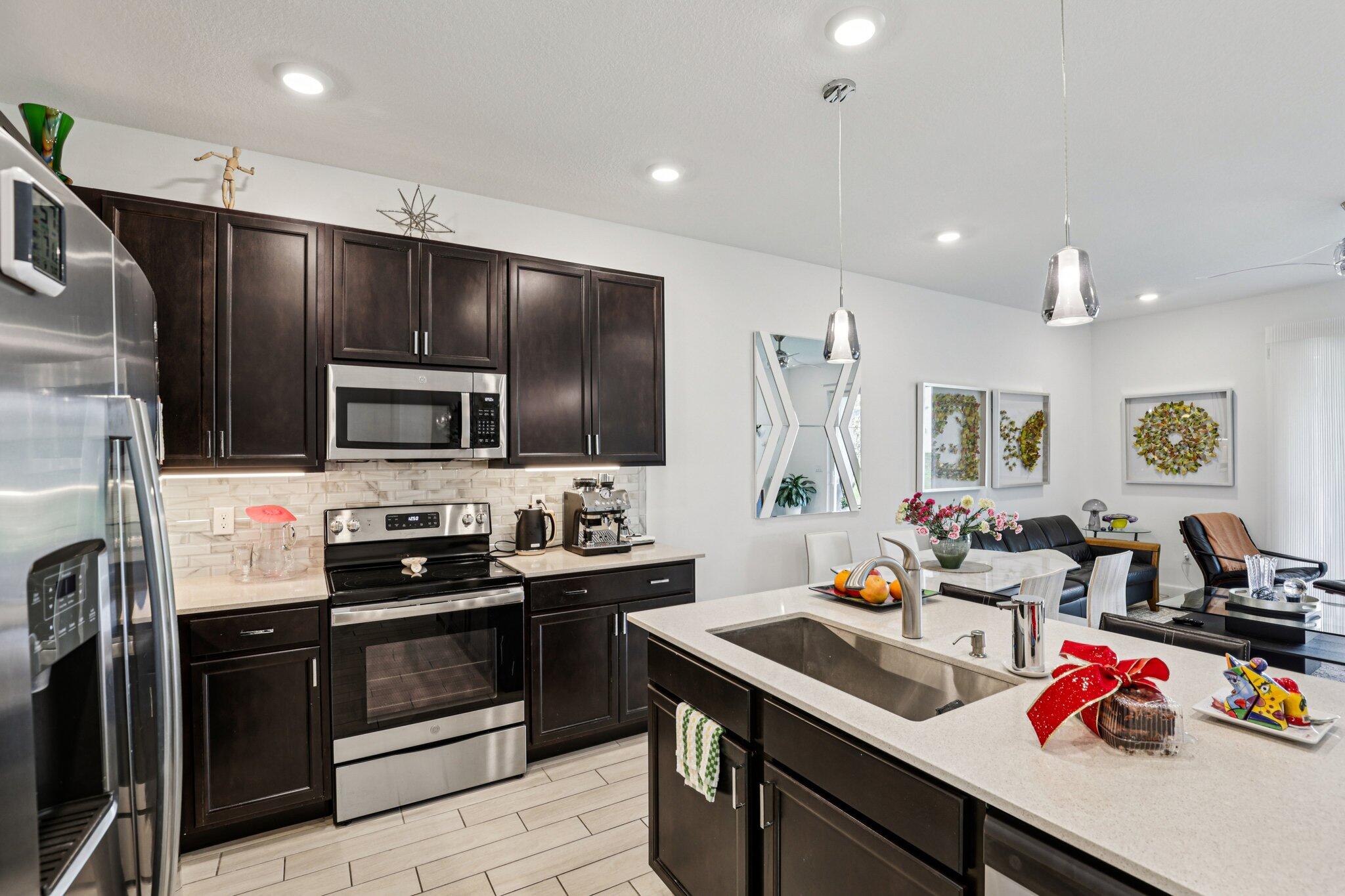 7053 Peters Lane Delray Beach, FL 33446 - Photo 15 of 62 15-web-or-mls-Peters Ln-S1912-015