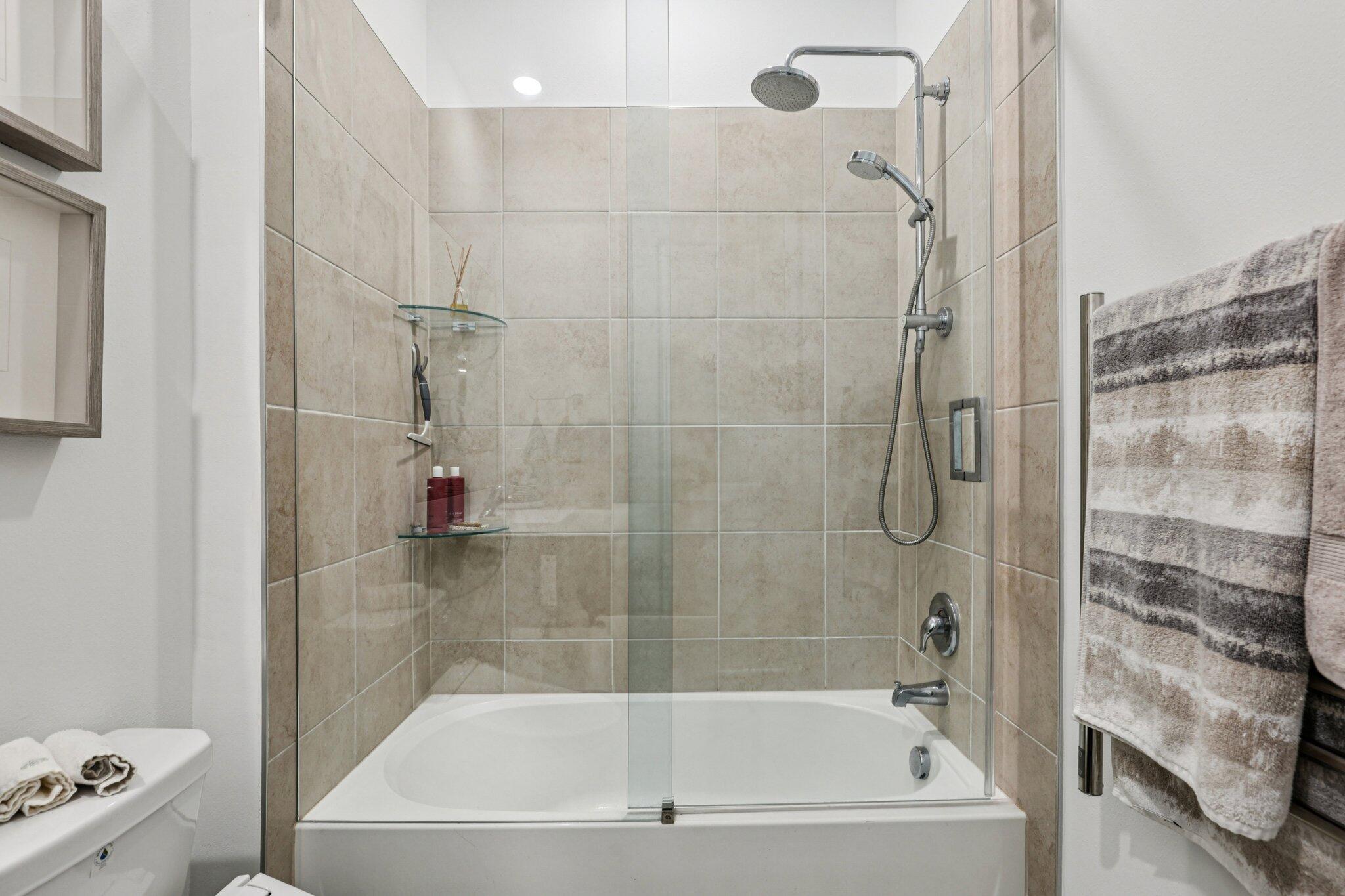 7053 Peters Lane Delray Beach, FL 33446 - Photo 21 of 62 21-web-or-mls-Peters Ln-S1912-021