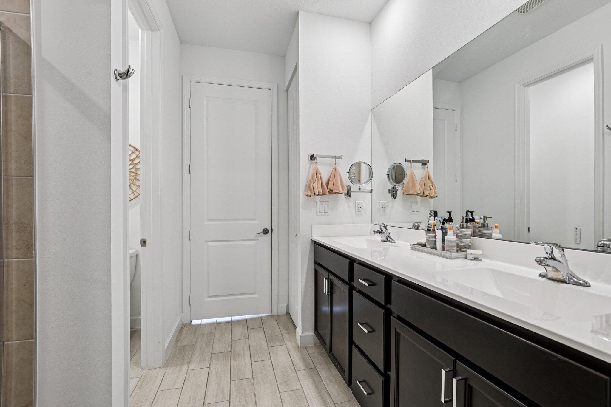 7053 Peters Lane Delray Beach, FL 33446 - Photo 37 of 62 37-web-or-mls-Peters Ln-S1912-037