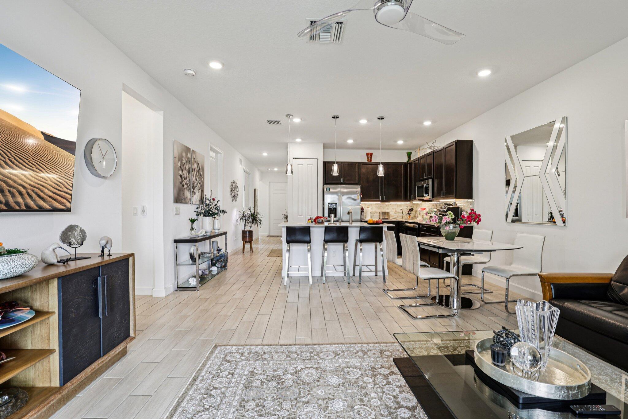 7053 Peters Lane Delray Beach, FL 33446 - Photo 10 of 62 10-web-or-mls-Peters Ln-S1912-010