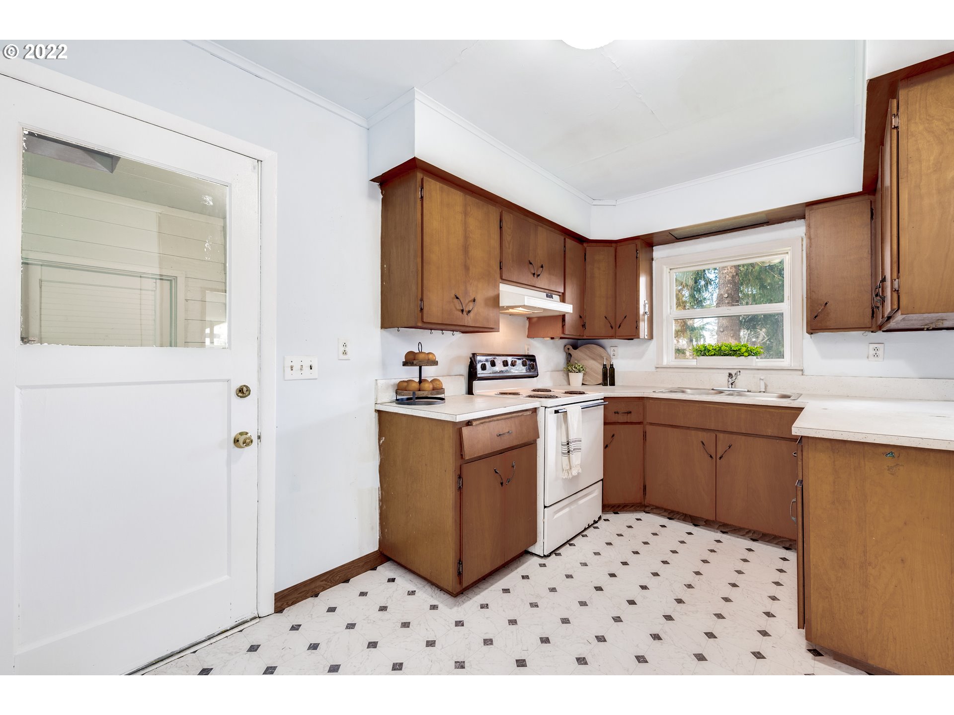 92963 Labeck Road Astoria, OR 97103 - Photo 4 of 32 Kitchen