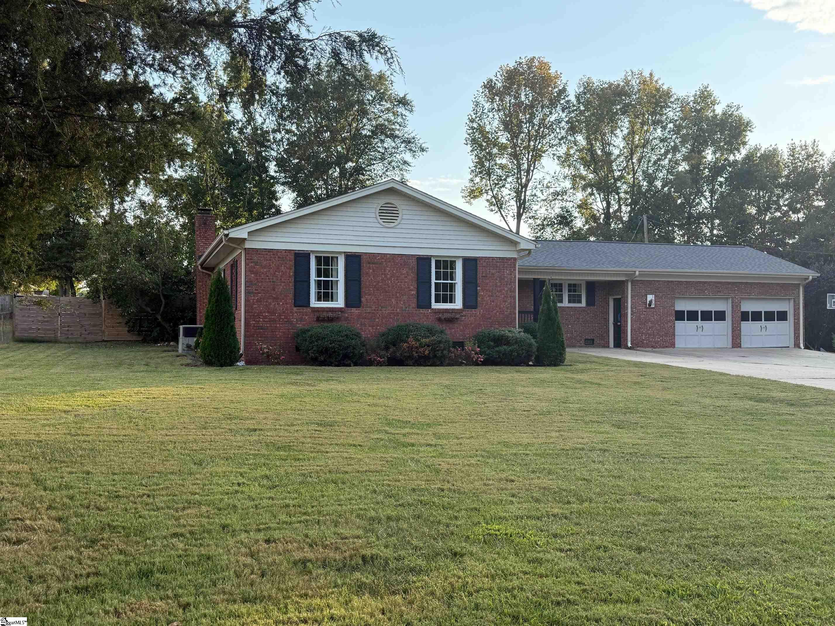 109 Blue Ridge Drive Fountain Inn, SC 29644 - Photo 2 of 31 Gallery Image 2