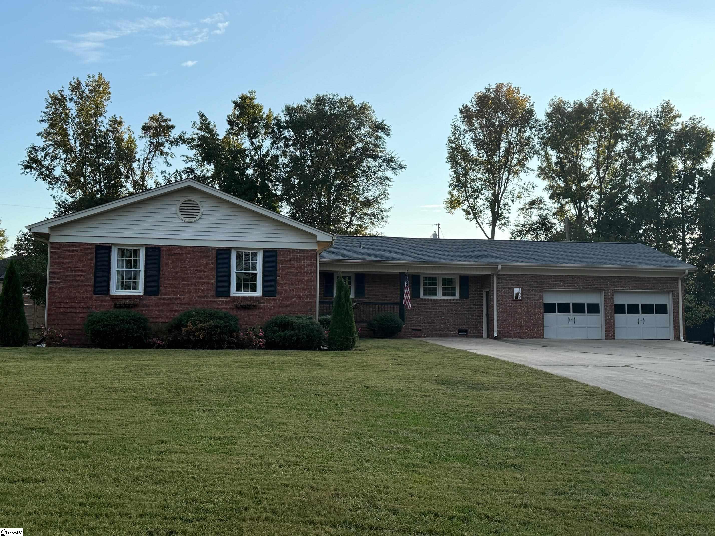 109 Blue Ridge Drive Fountain Inn, SC 29644 - Photo 3 of 31 Gallery Image 3