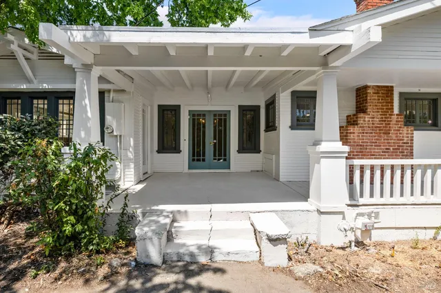 $838,000 | 12900 Highway 101, Hopland, CA 95449