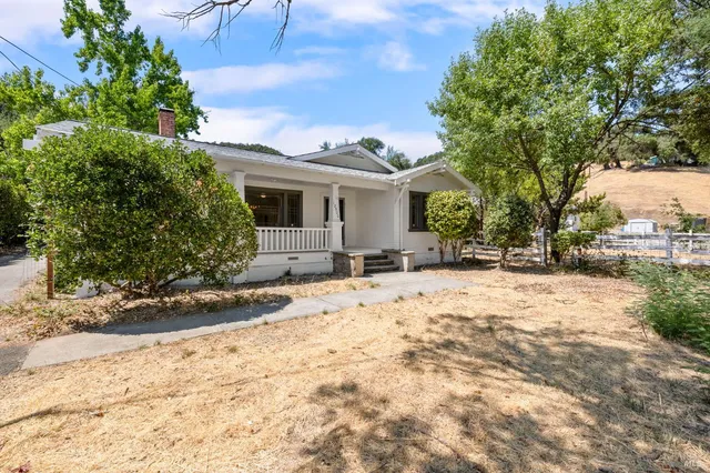 $838,000 | 12900 Highway 101, Hopland, CA 95449