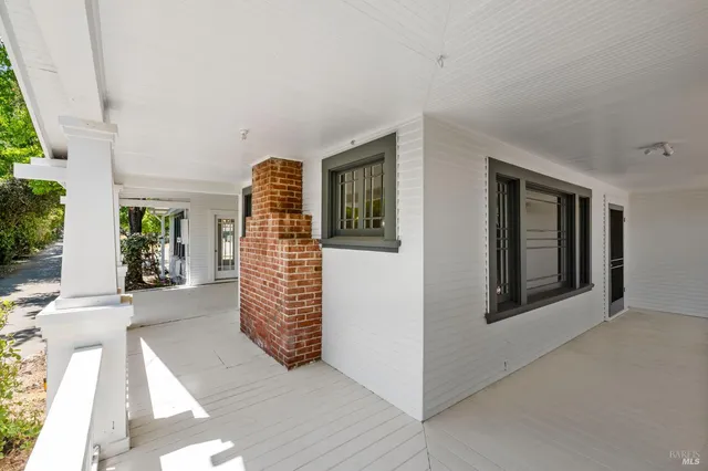 $838,000 | 12900 Highway 101, Hopland, CA 95449