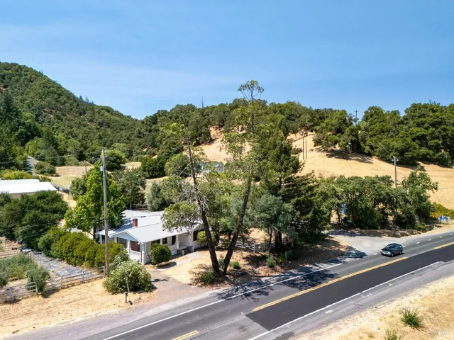 $838,000 | 12900 Highway 101, Hopland, CA 95449