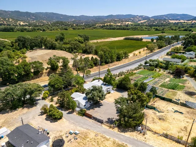 $838,000 | 12900 Highway 101, Hopland, CA 95449