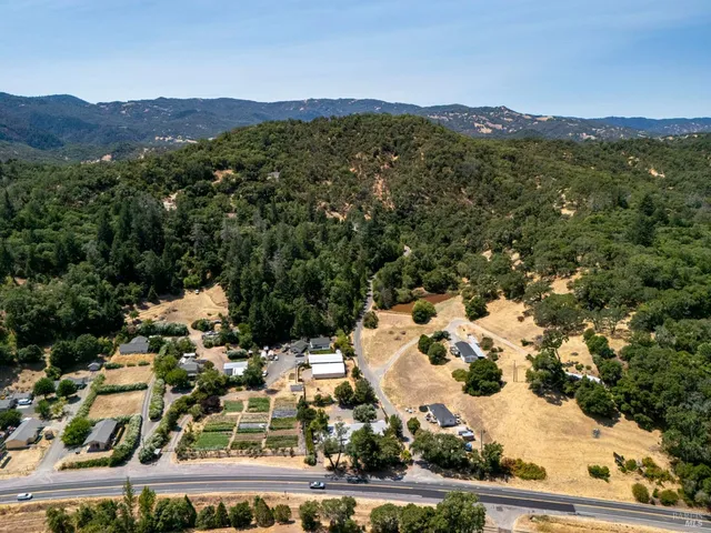 $838,000 | 12900 Highway 101, Hopland, CA 95449