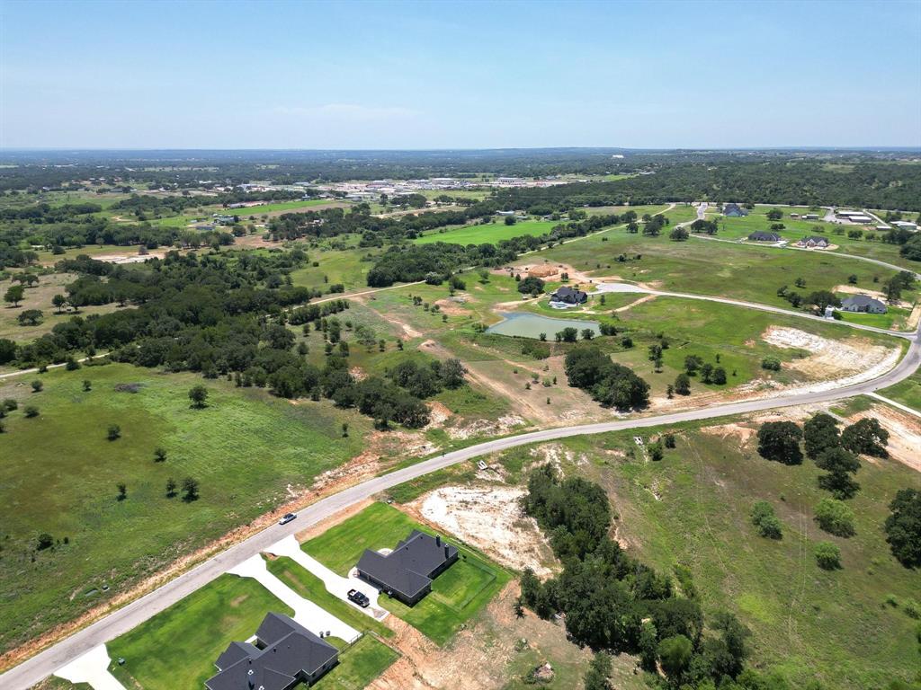 1077 Gonzollas Road Springtown, TX 76082 - Photo 7 of 16 a view of a city