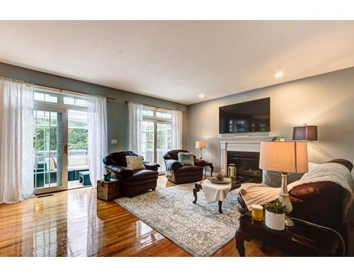 12 Carriage Hill Road Hopkinton, MA 01748 - Photo 4 of 42 Gallery Image 4