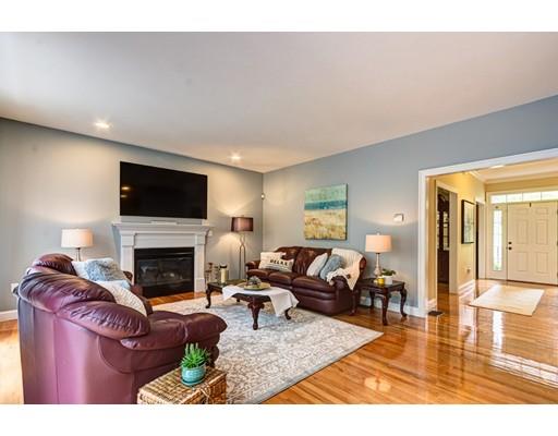 12 Carriage Hill Road Hopkinton, MA 01748 - Photo 6 of 42 Gallery Image 6