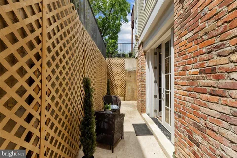 $525,000 | 3350 17th Street Northwest, Unit T2, Washington, DC 20010
