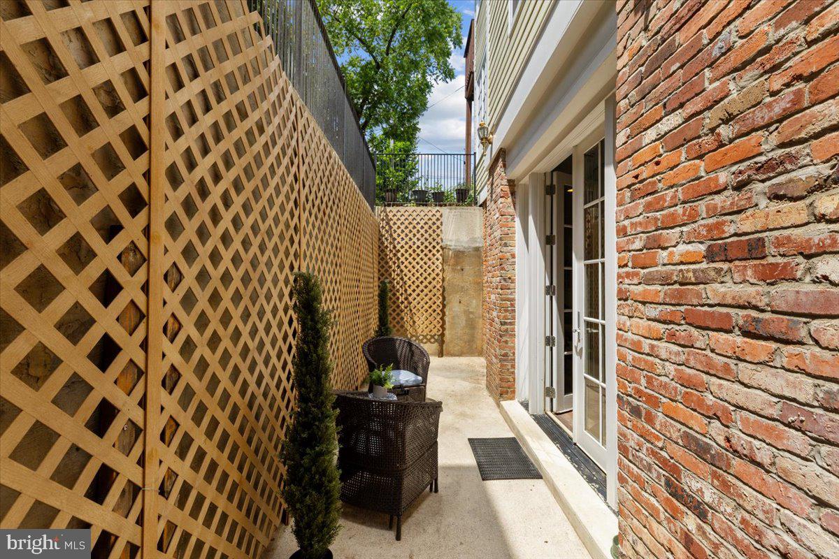 3350 17th Street Northwest, Unit T2 Washington, DC 20010 - Photo 4 of 31