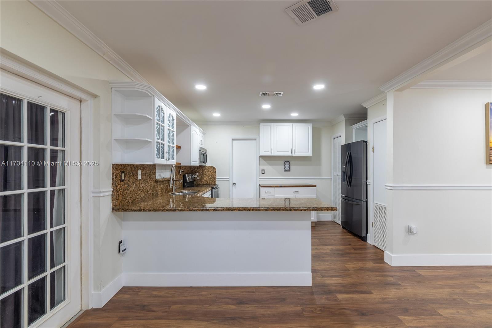 2875 Southwest 76th Avenue Miami, FL 33155 - Photo 8 of 25 Gallery Image 8