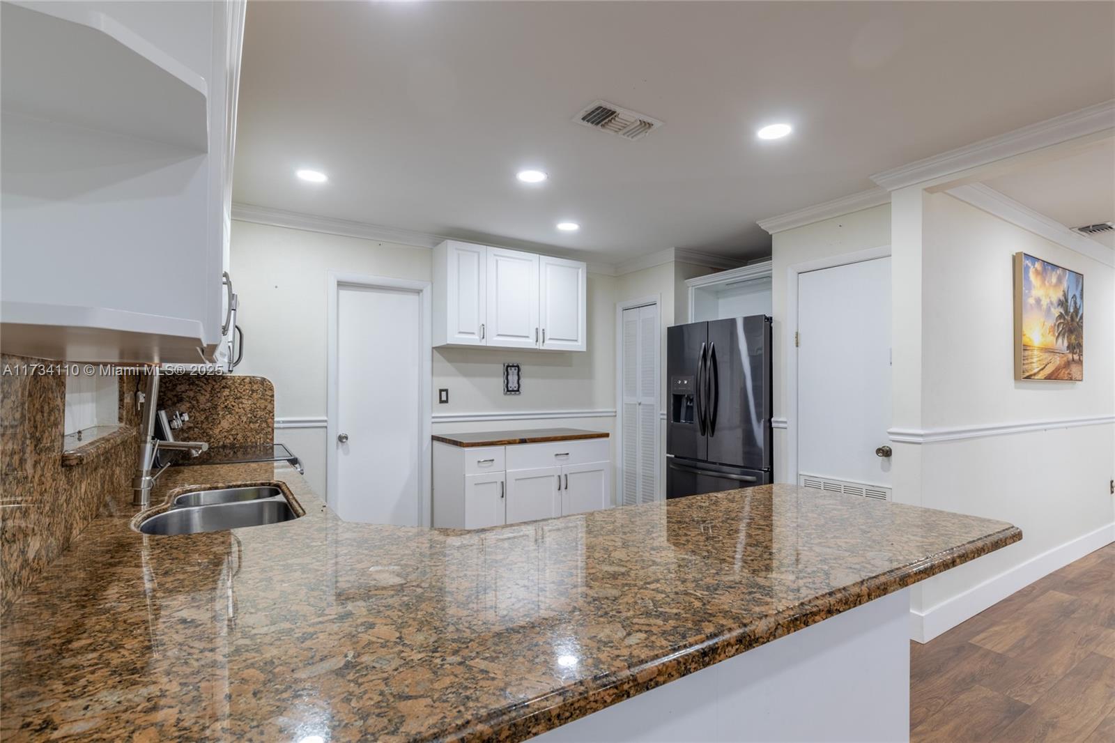 2875 Southwest 76th Avenue Miami, FL 33155 - Photo 9 of 25 Gallery Image 9