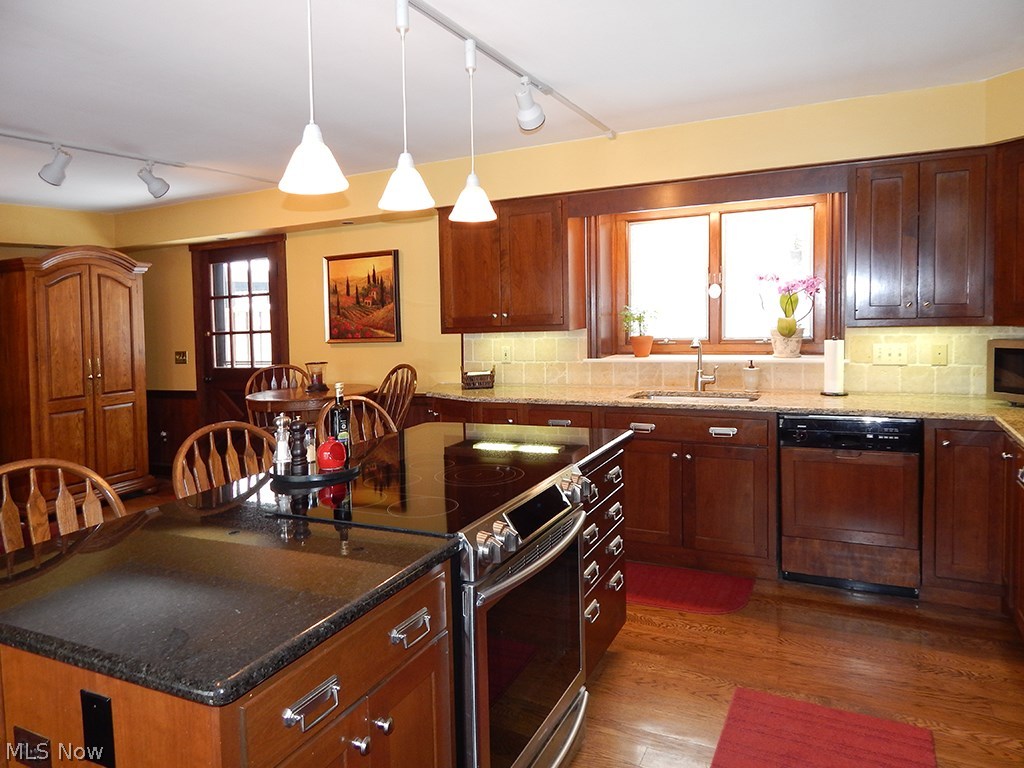 3191 Hamlin Road Medina, OH 44256 - Photo 12 of 35