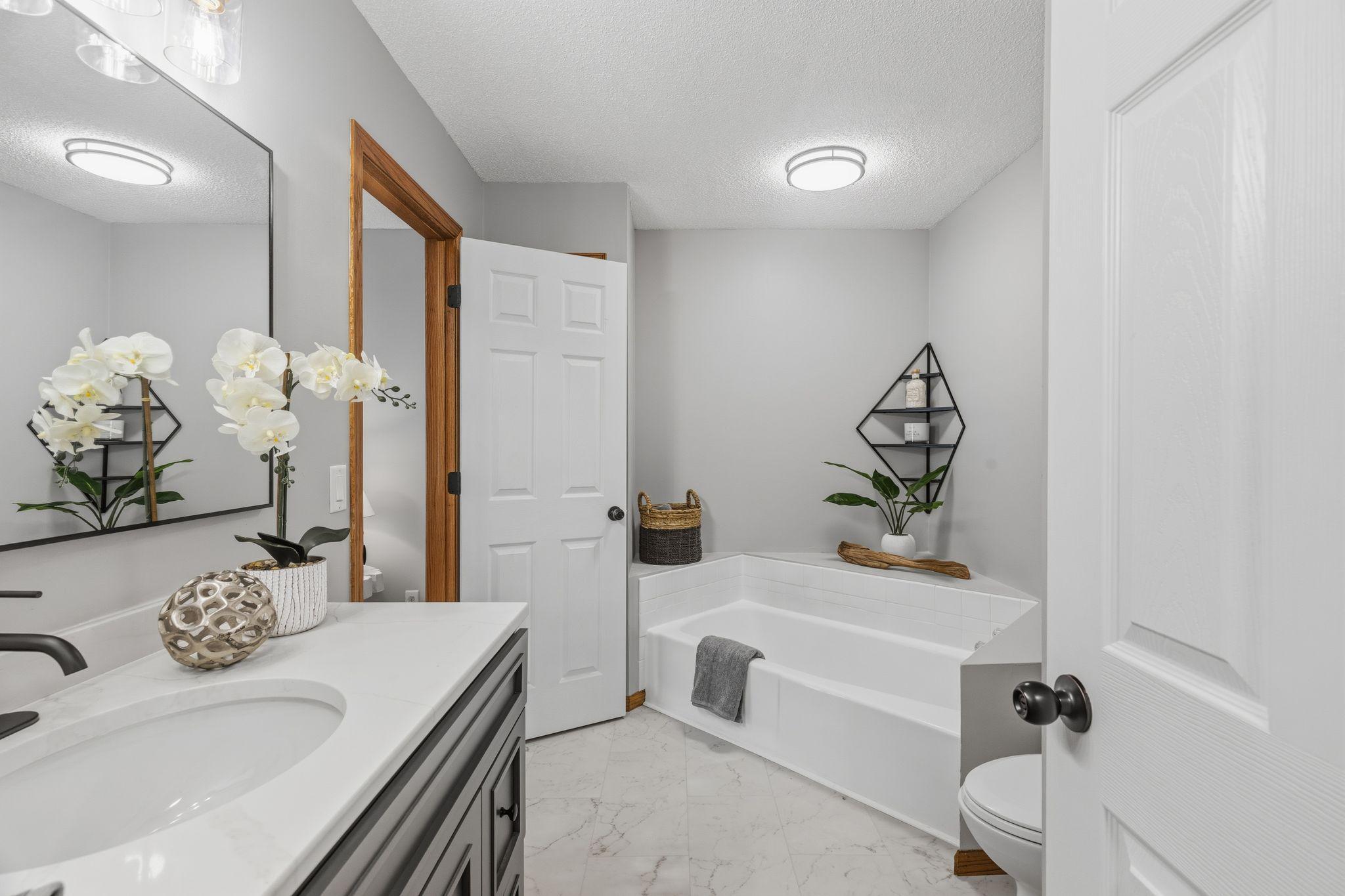 5809 126th Street West Apple Valley, MN 55124 - Photo 10 of 16