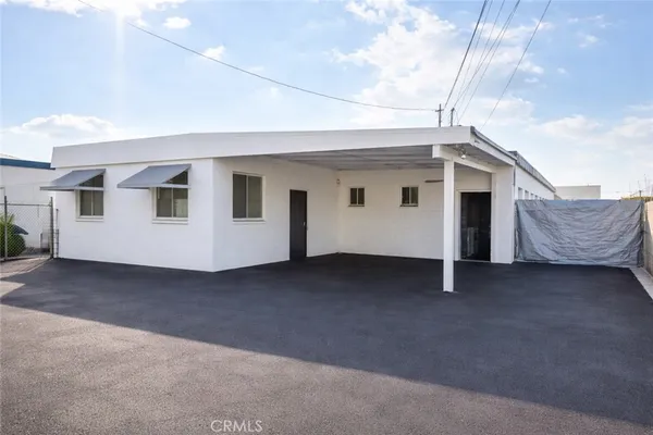a view of a house with roof
