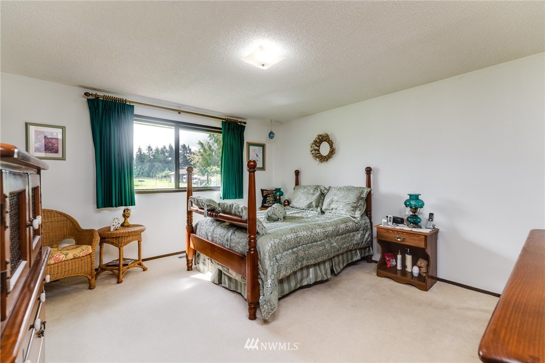 3914 Meridian Road Southeast Olympia, WA 98513 - Photo 13 of 25 Gallery Image 13