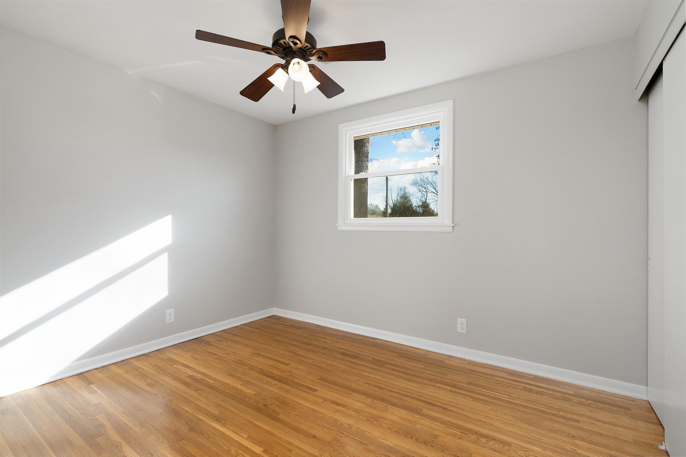 215 Shiloh Road Clarksville, TN 37042 - Photo 20 of 30 Bedroom 3