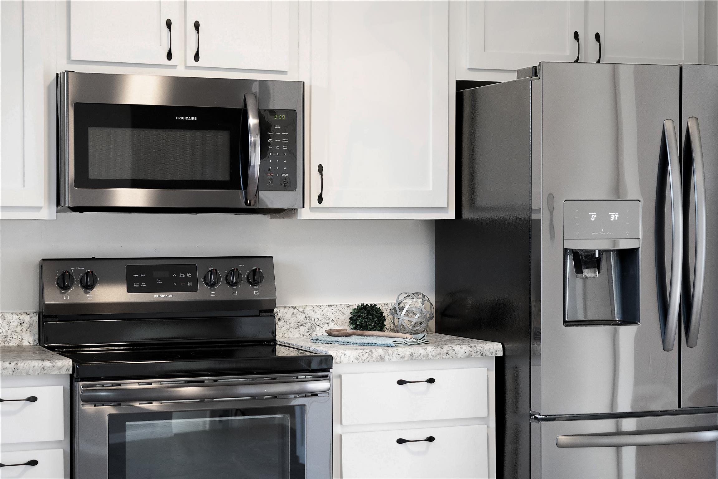 215 Shiloh Road Clarksville, TN 37042 - Photo 7 of 30 Smudge and Fingerprint Resistant Slate Appliances