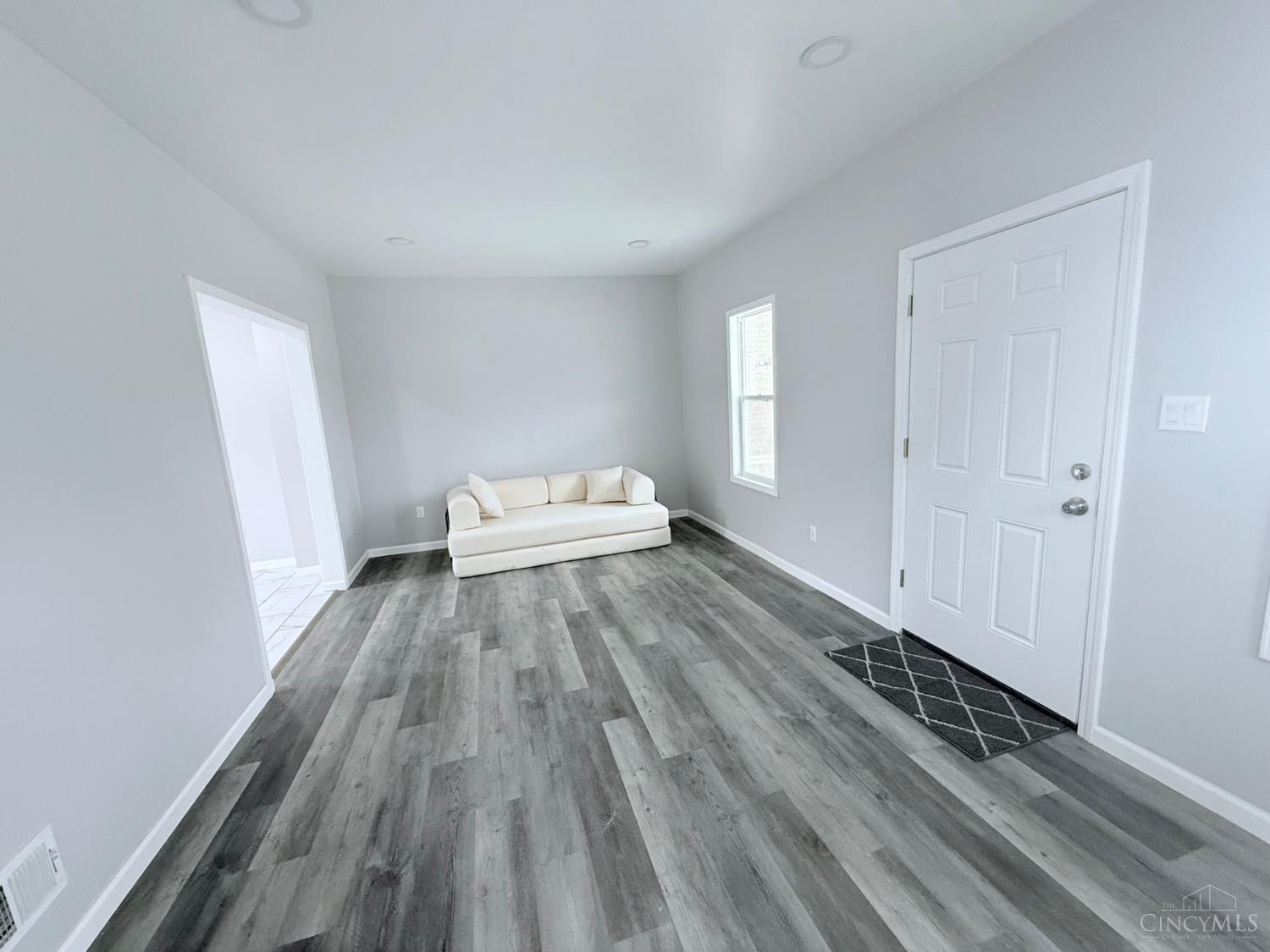 945 Springfield Street Dayton, OH 45403 - Photo 8 of 26