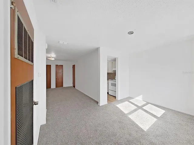 $129,000 | 5060 76th Avenue North, Unit 409, Pinellas Park, FL 33781