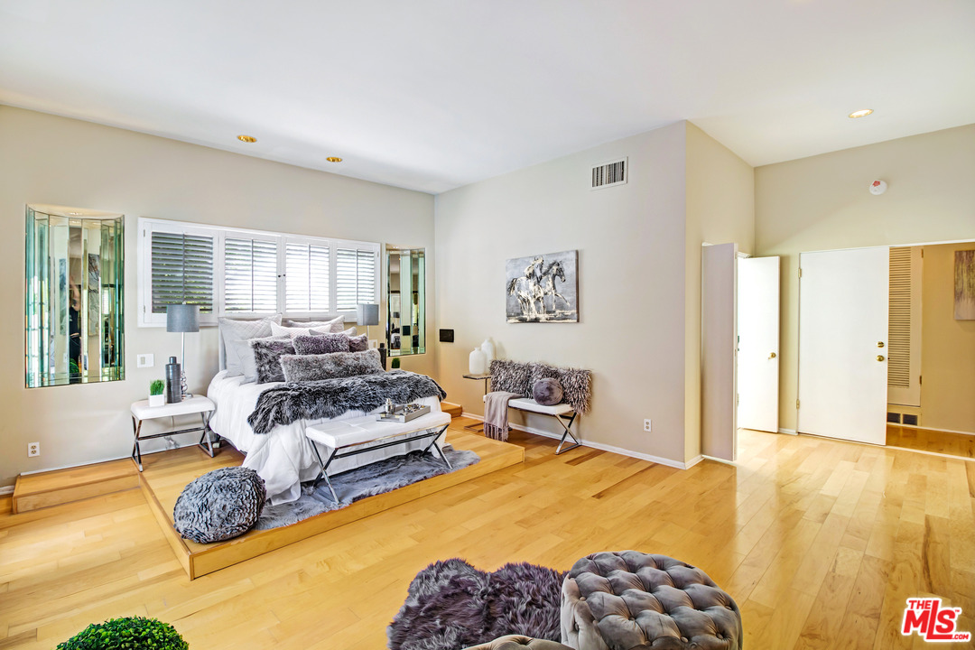 15536 High Knoll Road Encino, CA 91436 - Photo 32 of 54