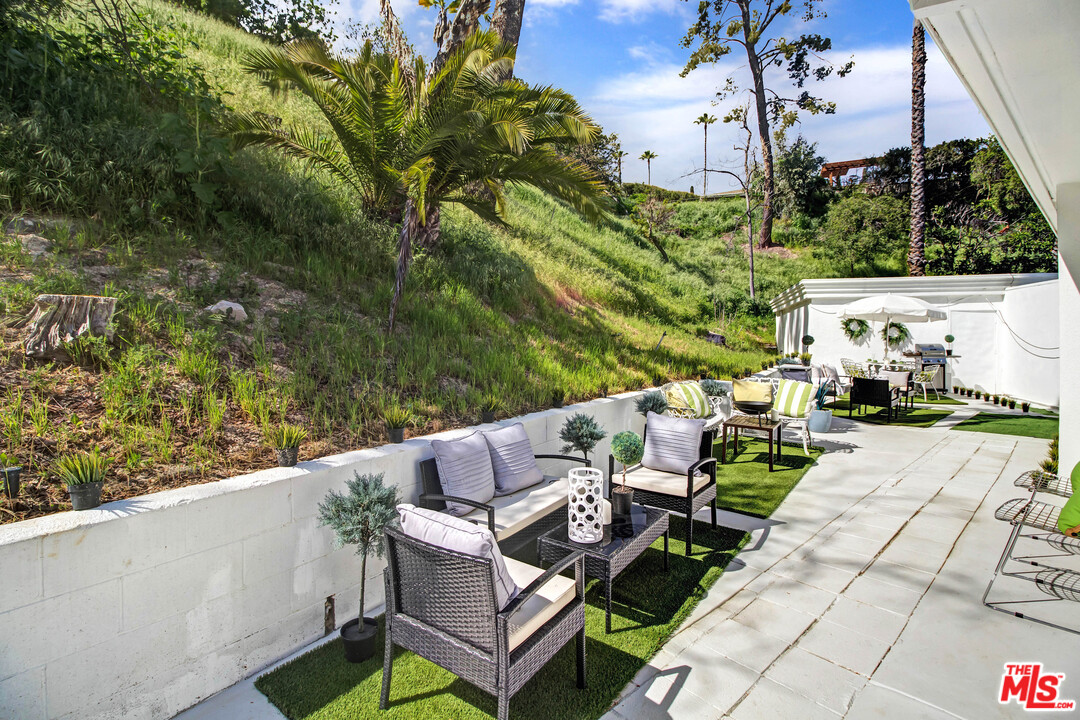 15536 High Knoll Road Encino, CA 91436 - Photo 39 of 54