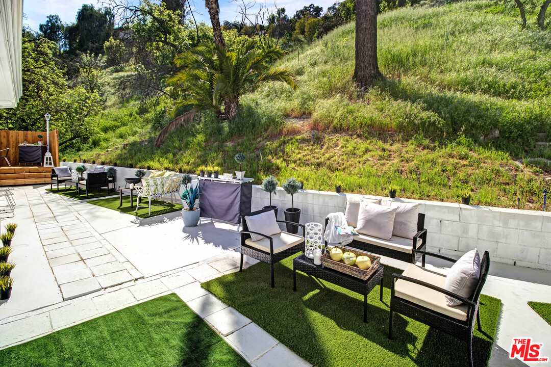 15536 High Knoll Road Encino, CA 91436 - Photo 41 of 54