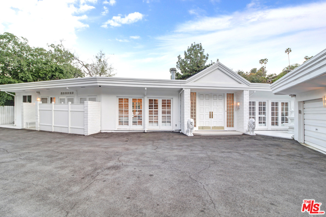15536 High Knoll Road Encino, CA 91436 - Photo 43 of 54