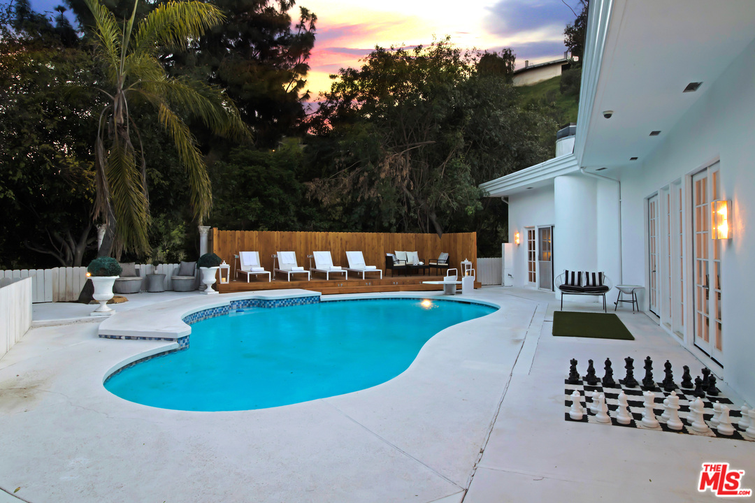 15536 High Knoll Road Encino, CA 91436 - Photo 46 of 54