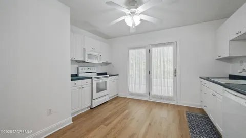 $299,999 | 52 Breeze Court, Unit 90, Brick, NJ 08724