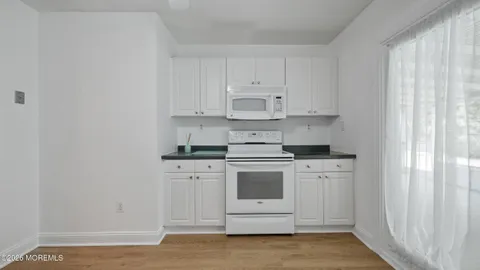$299,999 | 52 Breeze Court, Unit 90, Brick, NJ 08724