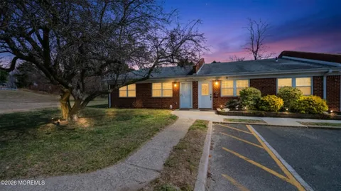 $299,999 | 52 Breeze Court, Unit 90, Brick, NJ 08724
