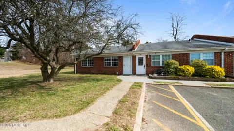 $299,999 | 52 Breeze Court, Unit 90, Brick, NJ 08724