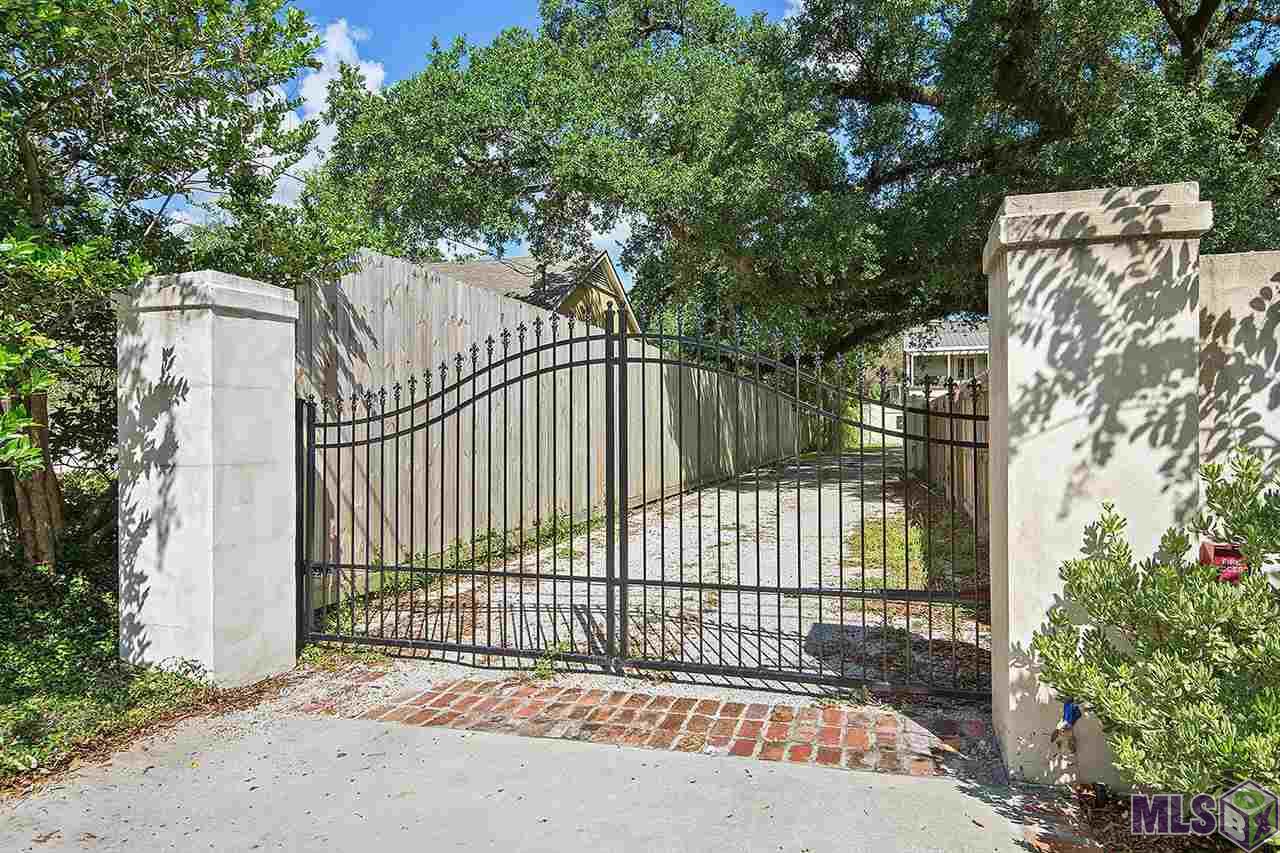 3436 Perkins Road Baton Rouge, LA 70808 - Photo 41 of 42 Gated Entrance