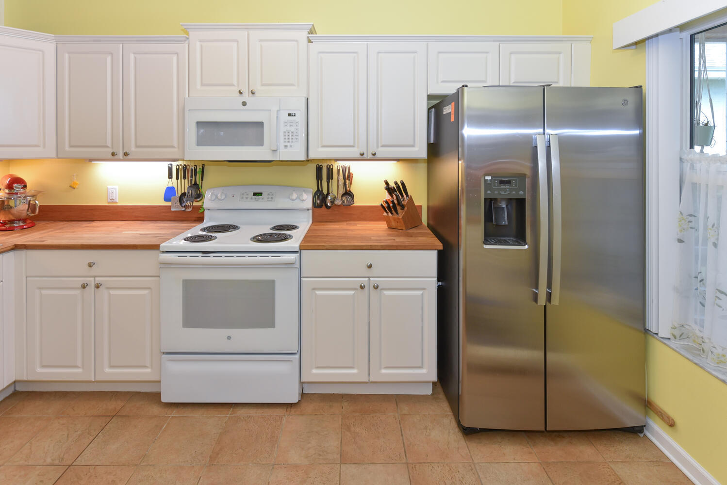 7922 Southeast Sugar Pines Way Hobe Sound, FL 33455 - Photo 7 of 31 Kitchen