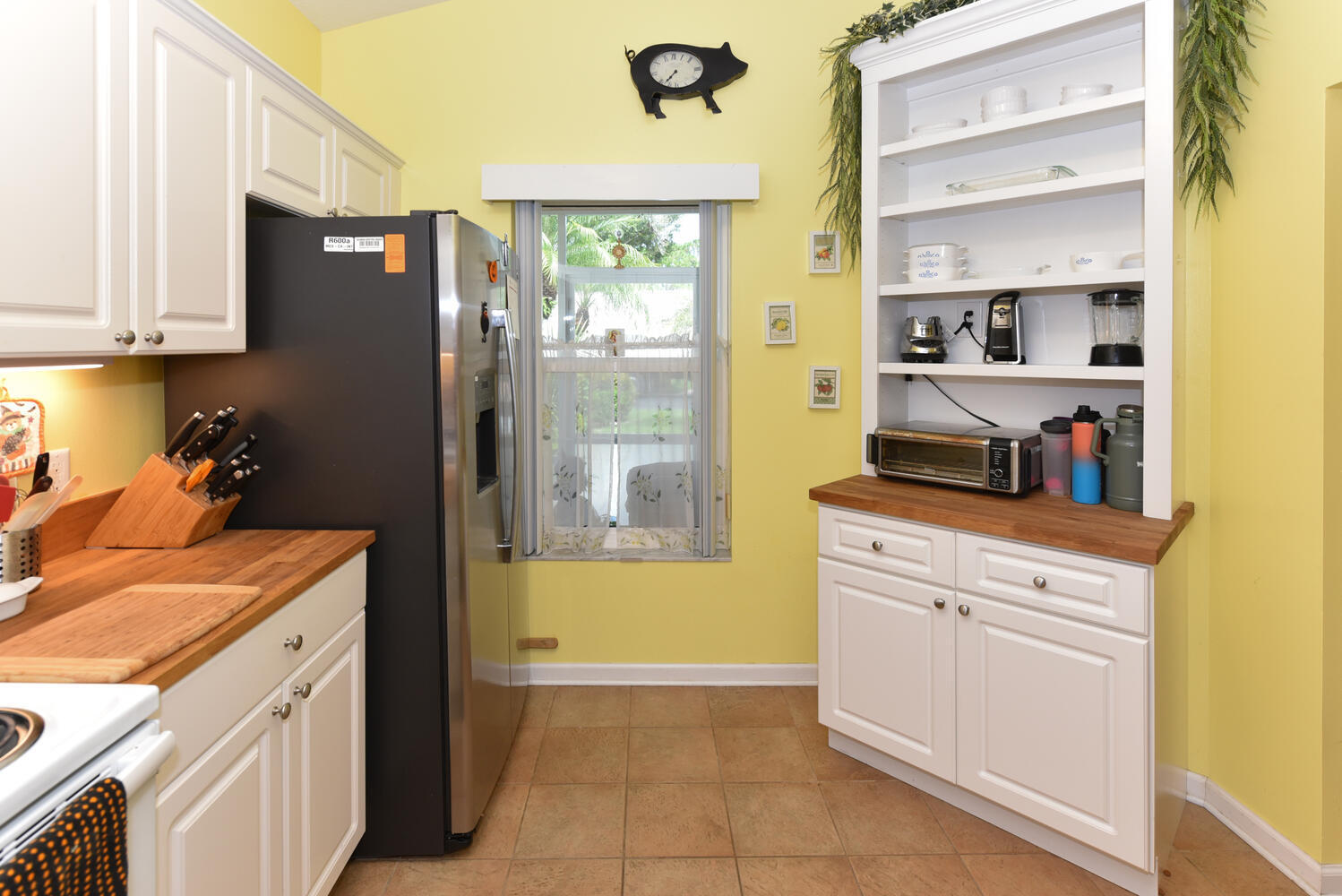 7922 Southeast Sugar Pines Way Hobe Sound, FL 33455 - Photo 9 of 31 Kitchen