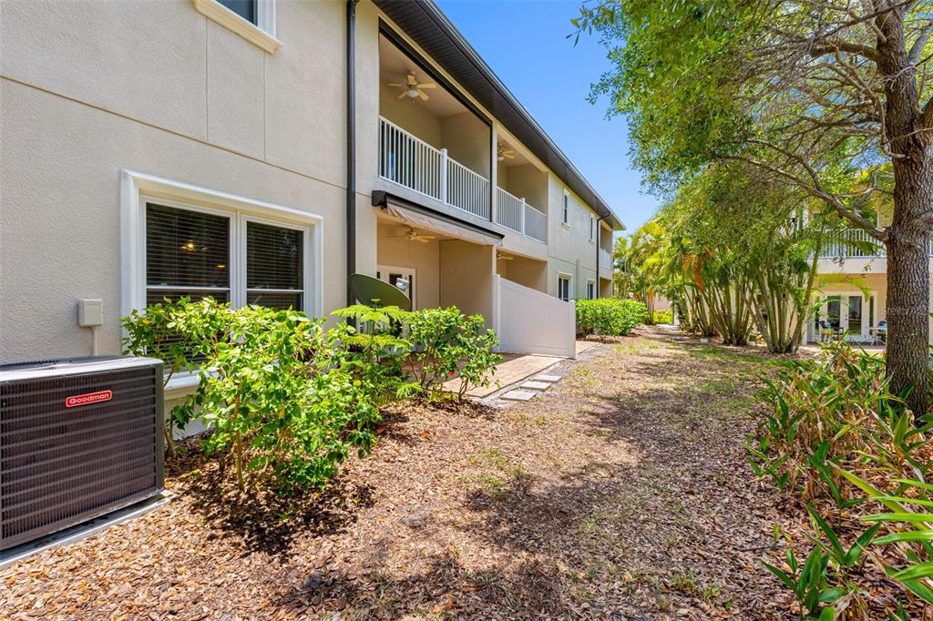 763 Date Palm Lane St. Petersburg, FL 33707 - Photo 20 of 47