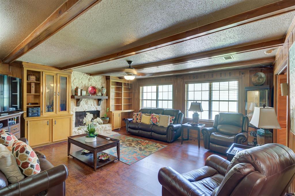 5909 Yarbrough Road Shreveport, LA 71119 - Photo 9 of 19 a living room with furniture and a large window