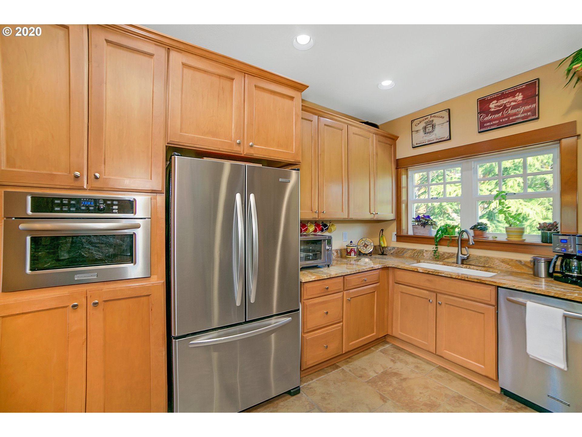 4650 Southwest Condor Avenue Portland, OR 97239 - Photo 13 of 32 Gallery Image 13