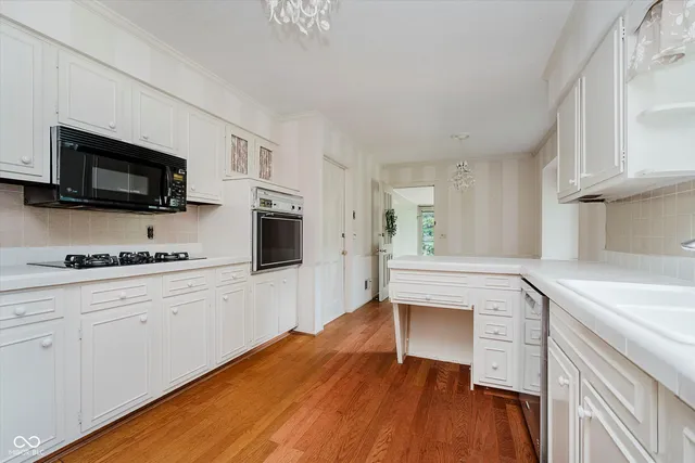 $625,000 | 11327 Lakeshore Drive West, Carmel, IN 46033