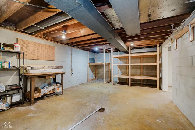 $625,000 | 11327 Lakeshore Drive West, Carmel, IN 46033