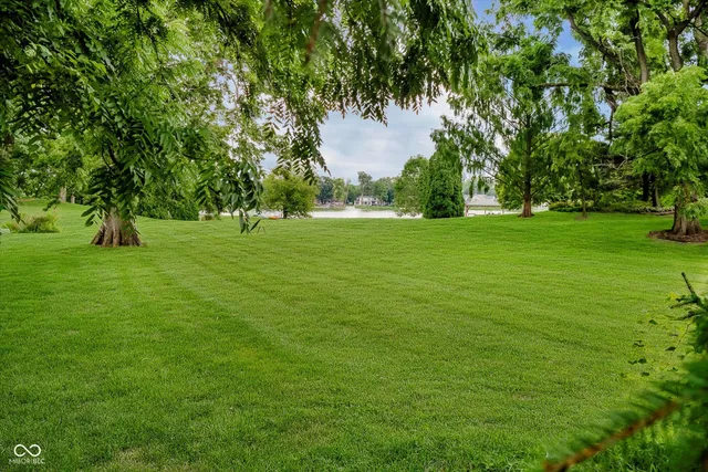 $625,000 | 11327 Lakeshore Drive West, Carmel, IN 46033